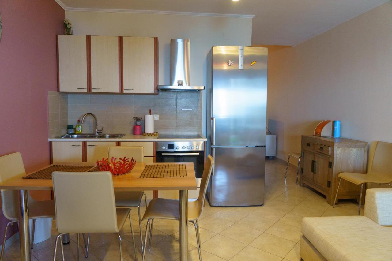 Loutsa By The Sea Appartement Buitenkant foto